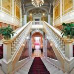 Luxury_Hotel_Staircase_Bellagio