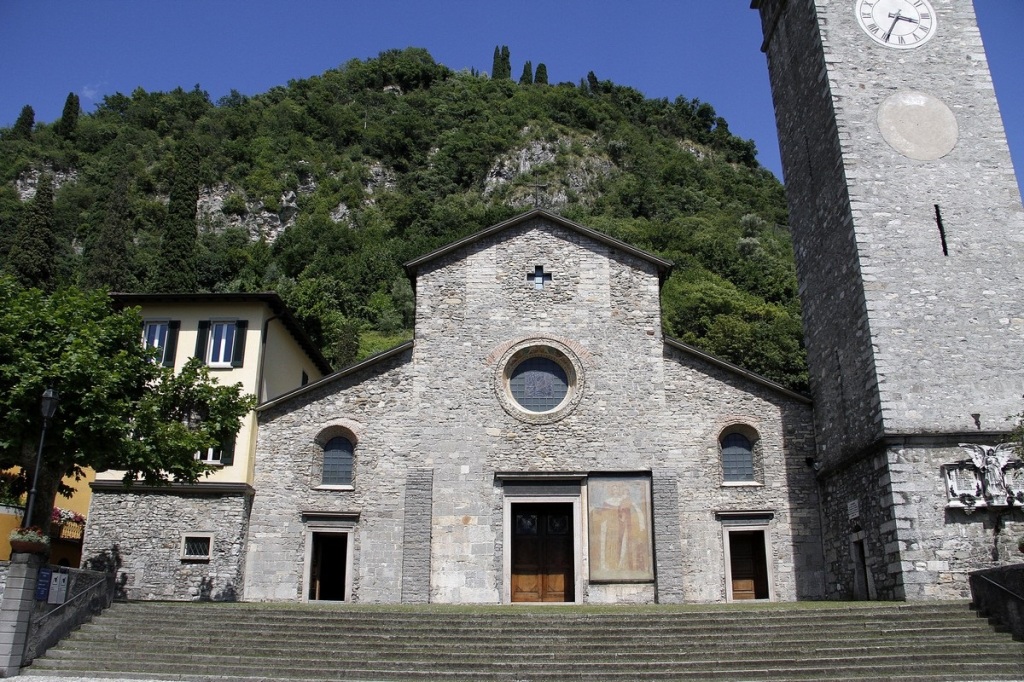 Lake_Como_Wedding_Varenna_Church